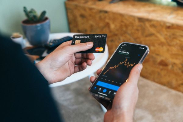 Crypto-carte bancaire : fonctionnement et pertinence